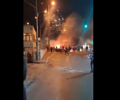 مواجهات عنيفة تدور الان فى شعفاط بالقدس