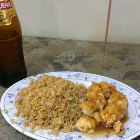 IMAG1736 炸雞卷配炒飯。