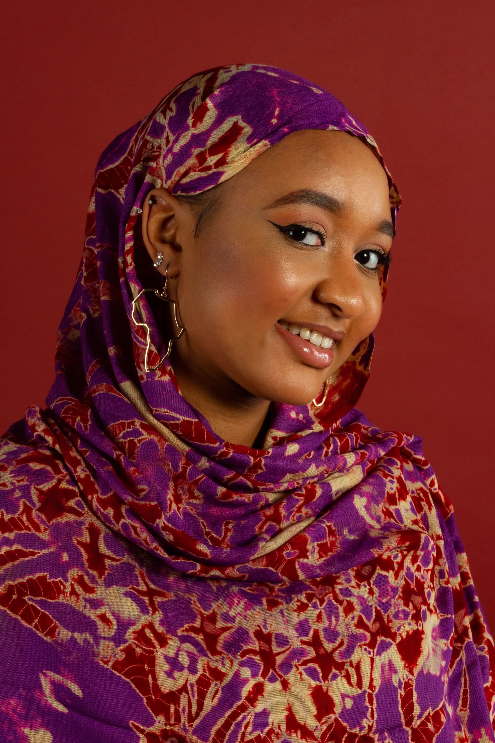 Shooting paris melhfa violet à motifs du photographe paris EHTYM pour la marque fashionista paris