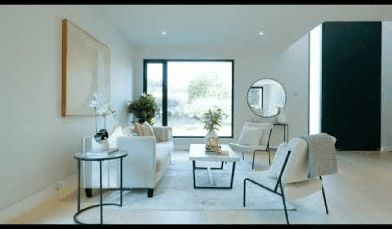 298 Strathcona