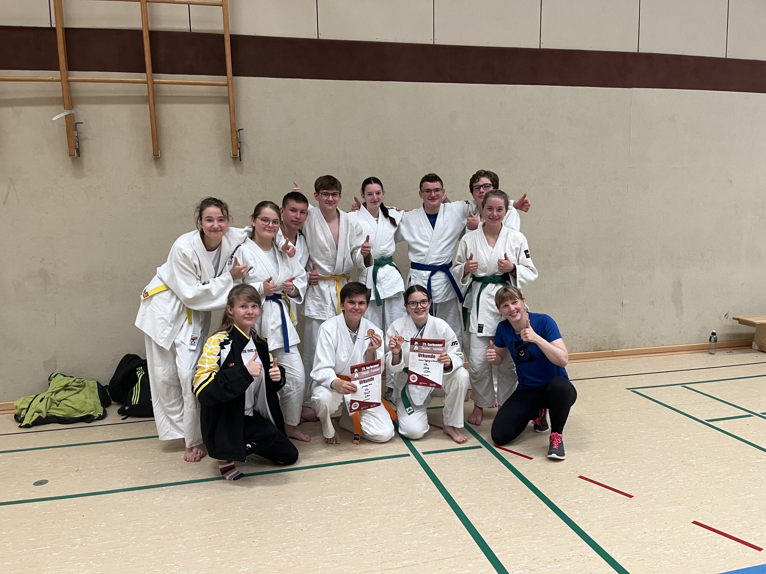 Read more about the article U18 Judoka kämpfen in Garbsen beim Teufel Turnier