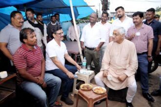 Bastar Report: When the cabinet minister 'Baba' suddenly arrived at the tea stall to take the ground report of Bastar