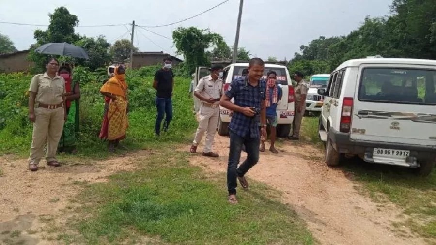 Heart Breaking News: Mother's act...! Had sex with her lover in front of her own son...see what happened after that