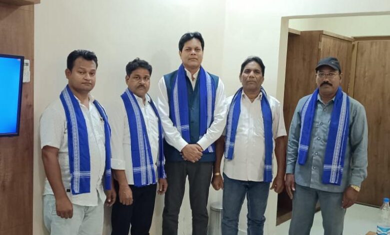 BIG BREAKING: BJP got a big blow in Sarangarh...angry leader took membership of BSP