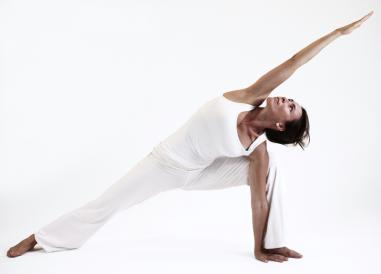 parsvakonasana ouverture bassin yoga&vedas
