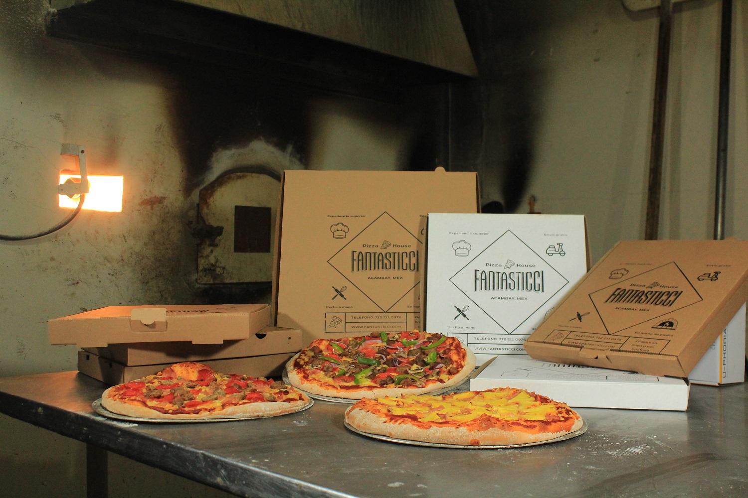 fantasticci-pizza-house-acambay-pizza-frogs