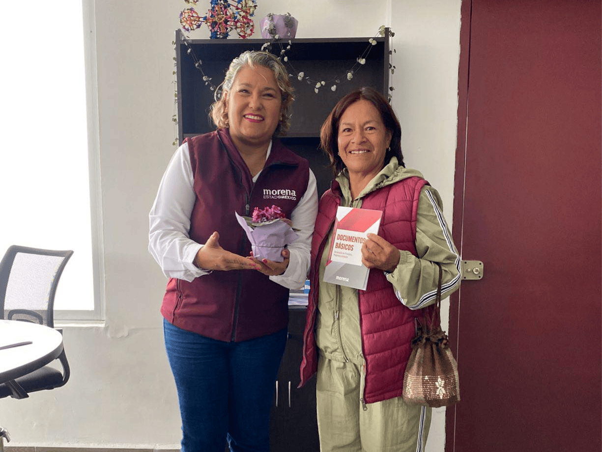 La expresidenta de Acambay, Esperanza González, se reunió con Luz María Hernández, para exponer las inquietudes de la militancia.