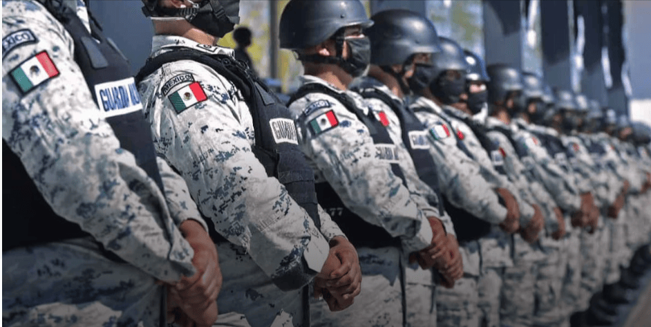 La Guardia Nacional aseguró 58 mil litros de gasolina en el Arco Norte, a la altura de Jilotepec, Estado de México. Tres personas fueron detenidas.