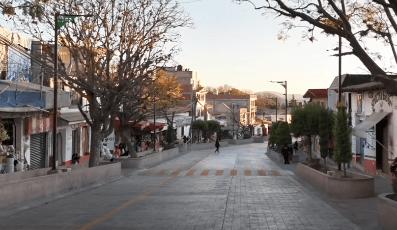 Entregan primera etapa de la calle Constitución en Acambay; la obra costó más de 11 millones de pesos y generó debate por su impacto y cierre comercial.