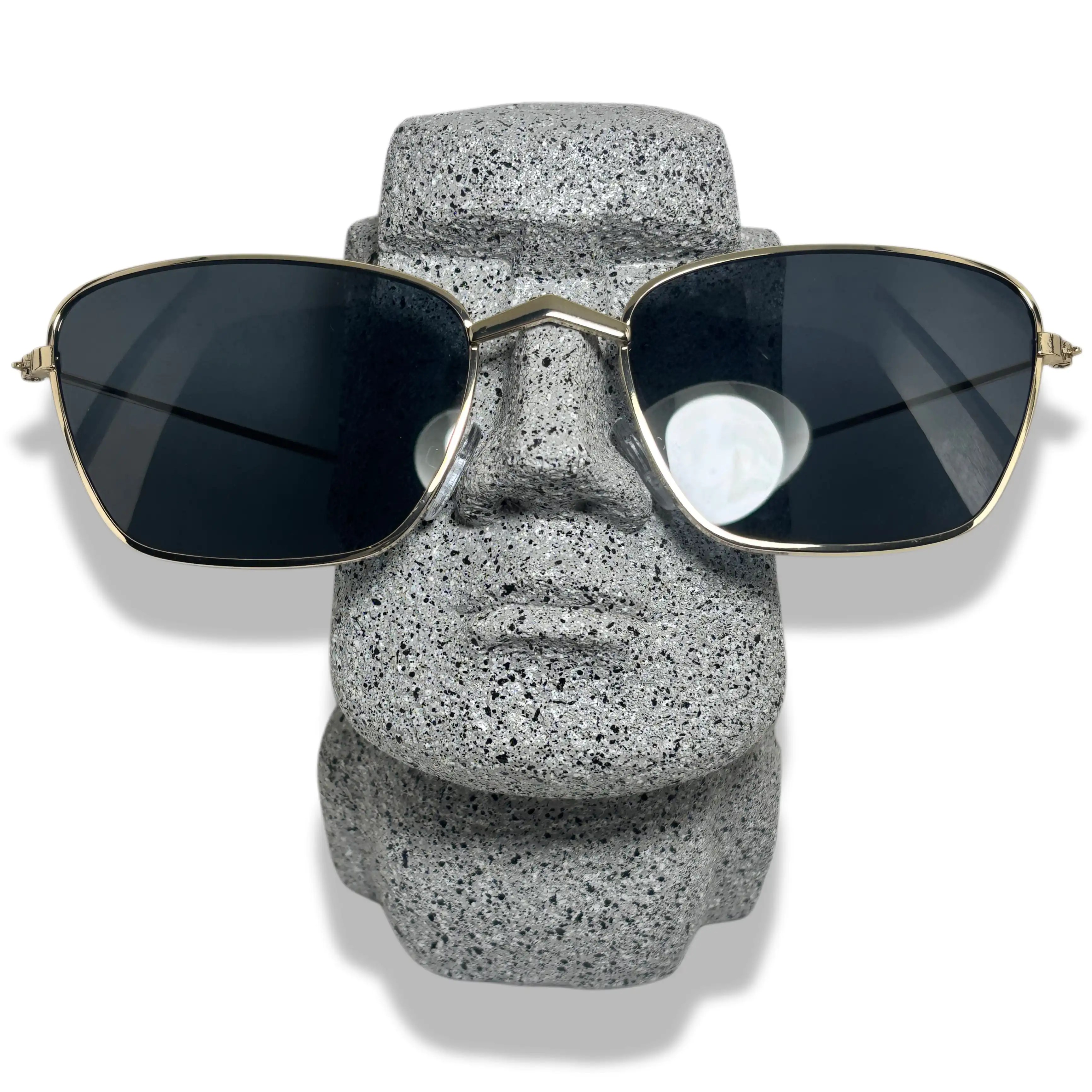 Gafas Manzat de montura dorada y lentes oscuras