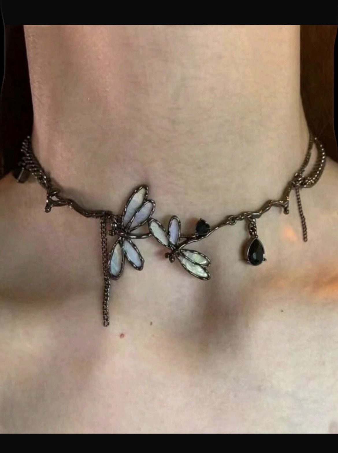 Collar de libélulas