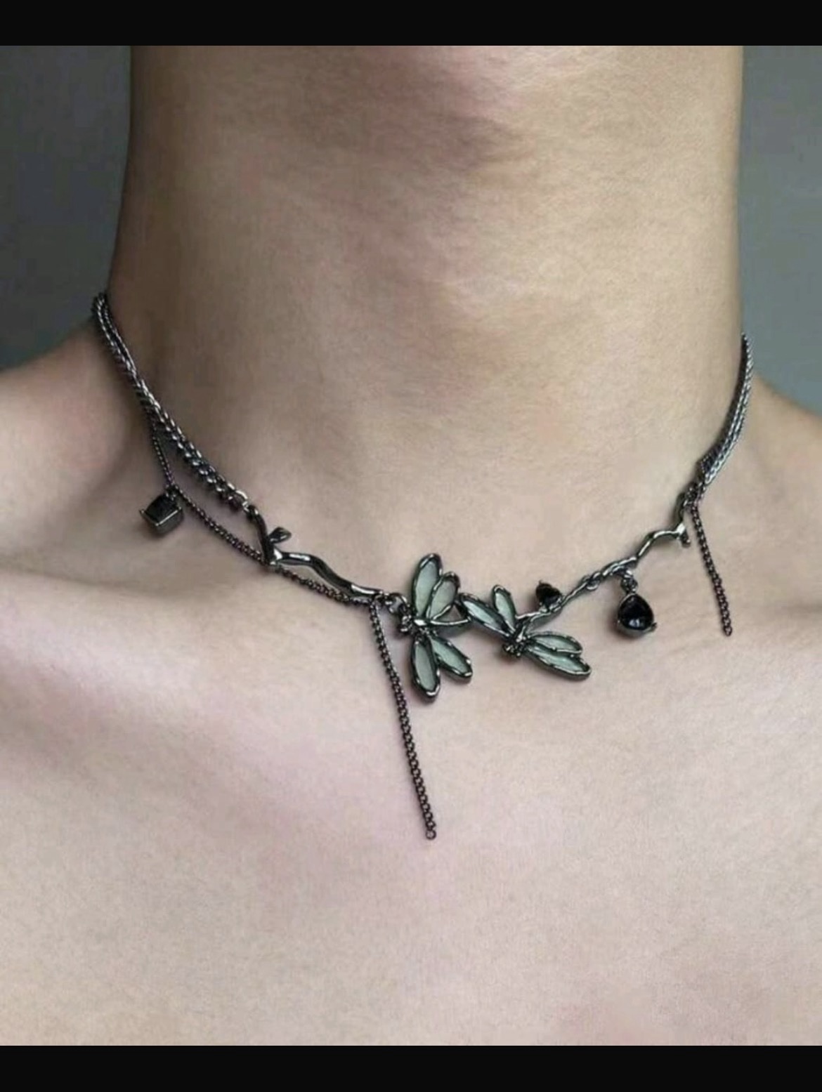Collar de libélulas