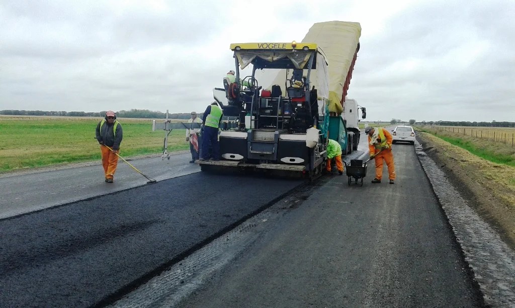 noticiaspuertosantacruz.com.ar - Imagen extraida de: https://elconstructor.com/oficializaron-la-privatizacion-del-mantenimiento-y-la-operacion-en-mas-de-8-500-km-de-rutas-nacionales/