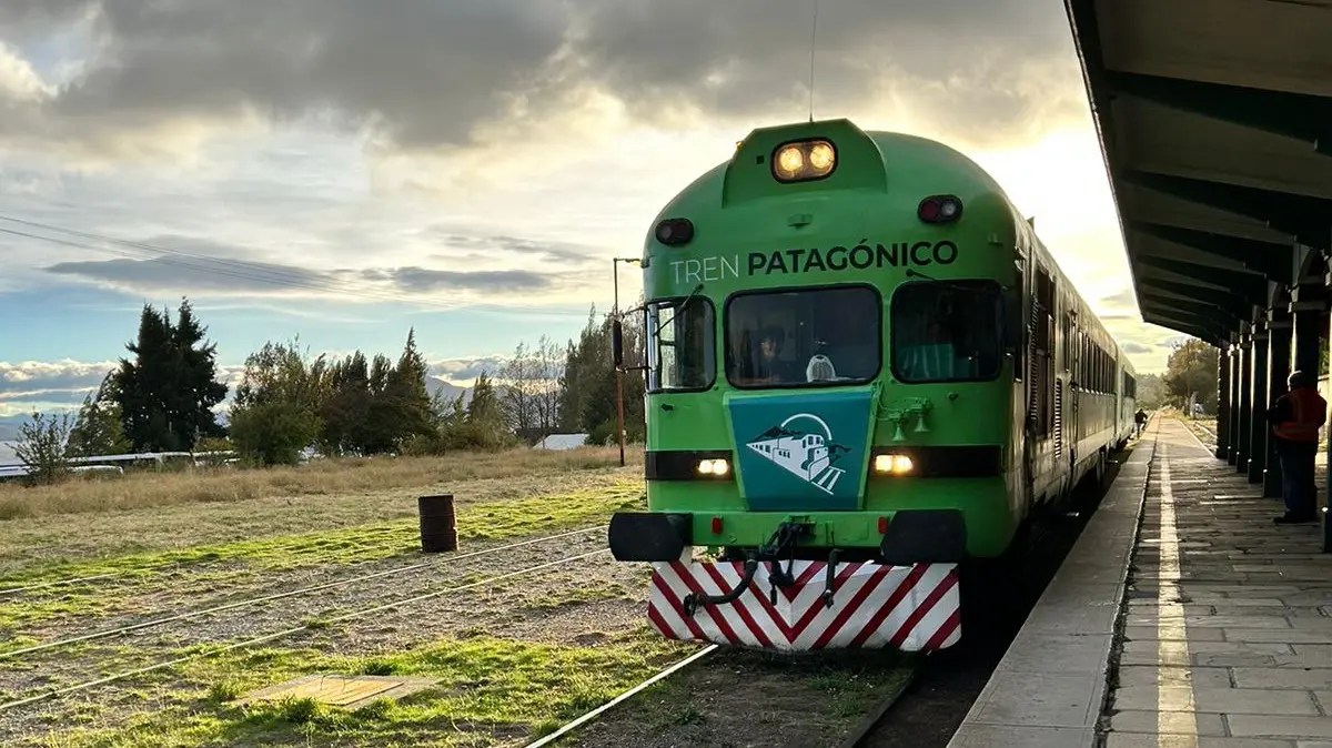 noticiaspuertosantacruz.com.ar - Imagen extraida de: https://elconstructor.com/relanzaron-en-tren-expreso-rionegrino-luego-de-finalizar-distintas-obras/