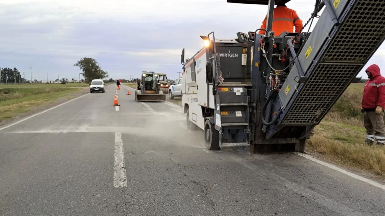 noticiaspuertosantacruz.com.ar - Imagen extraida de: https://elconstructor.com/sigue-la-recuperacion-de-la-ruta-nacional-11-en-santa-fe/