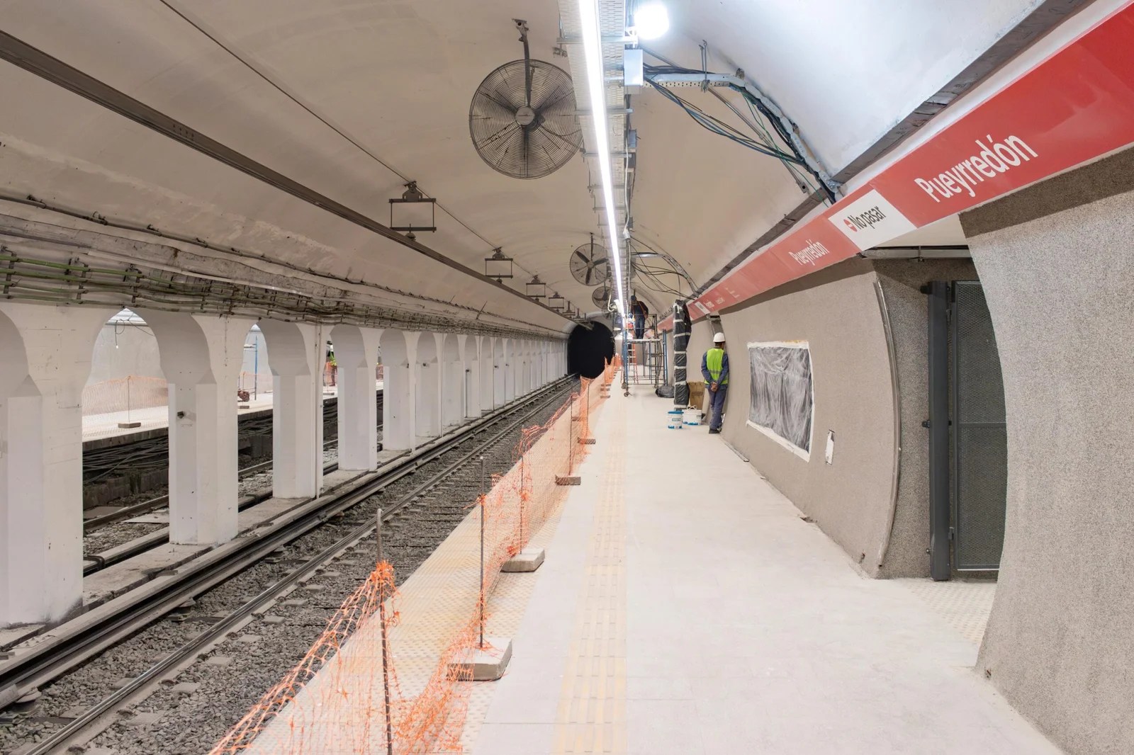 noticiaspuertosantacruz.com.ar - Imagen extraida de: https://elconstructor.com/reabre-la-estacion-pueyrredon-de-la-linea-b-tras-las-obras-de-renovacion/
