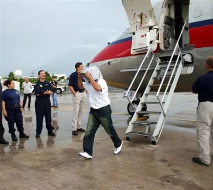 Estados Unidos repatria 91 exconvictos dominicanos