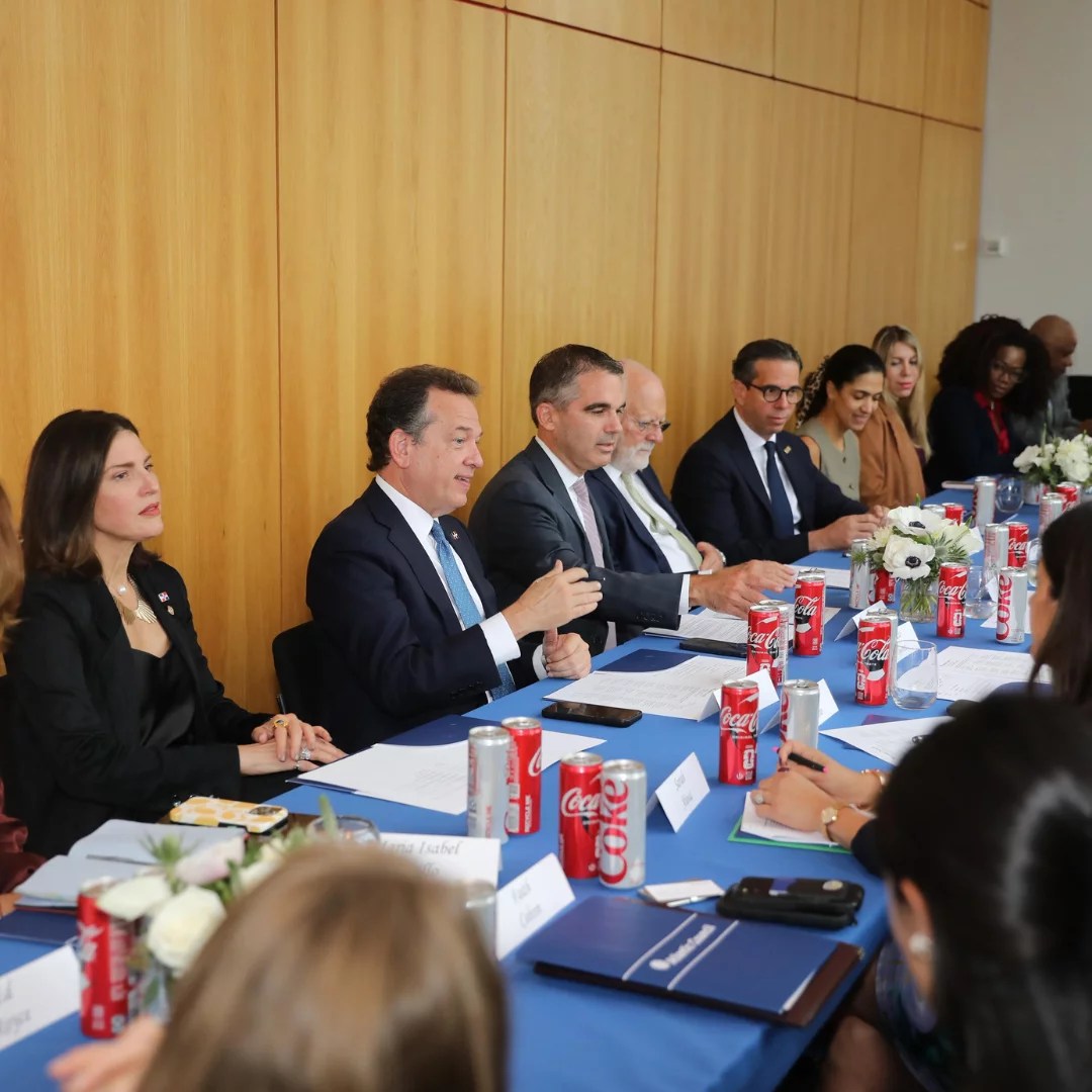 RD fortalece lazos con inversionistas internacionales