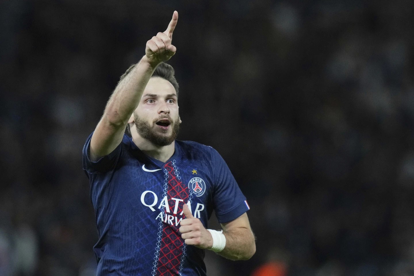 El PSG navega, el Liverpool vuelve a cobrar en el final momento