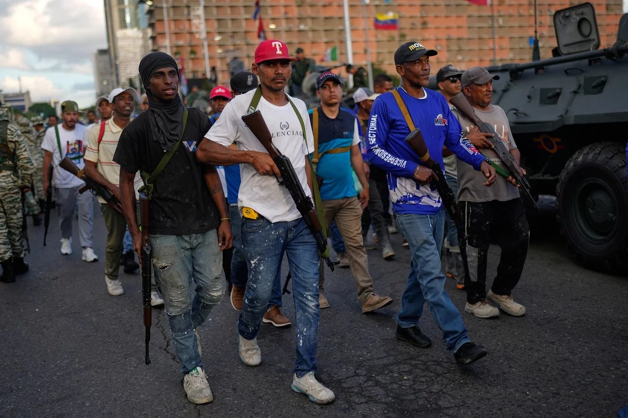 Miles de chavistas se movilizan en Caracas dispuestos a “defender” a Venezuela de EE.UU.