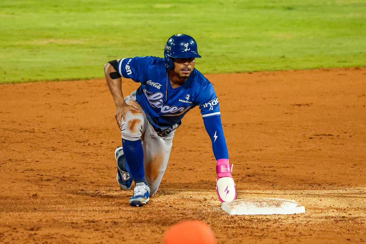 Gustavo Núñez brilla en el triunfo del Licey sobre los Toros
