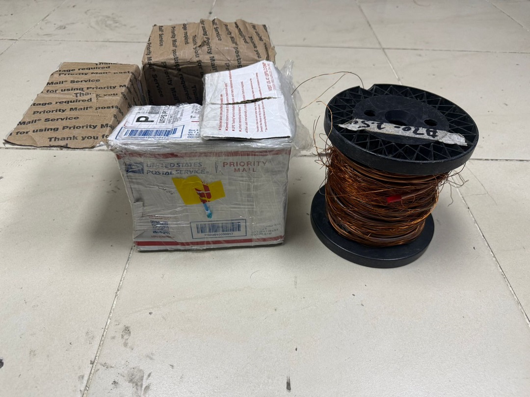 DNCD ocupa rollo de alambre repleto de cocaína líquida