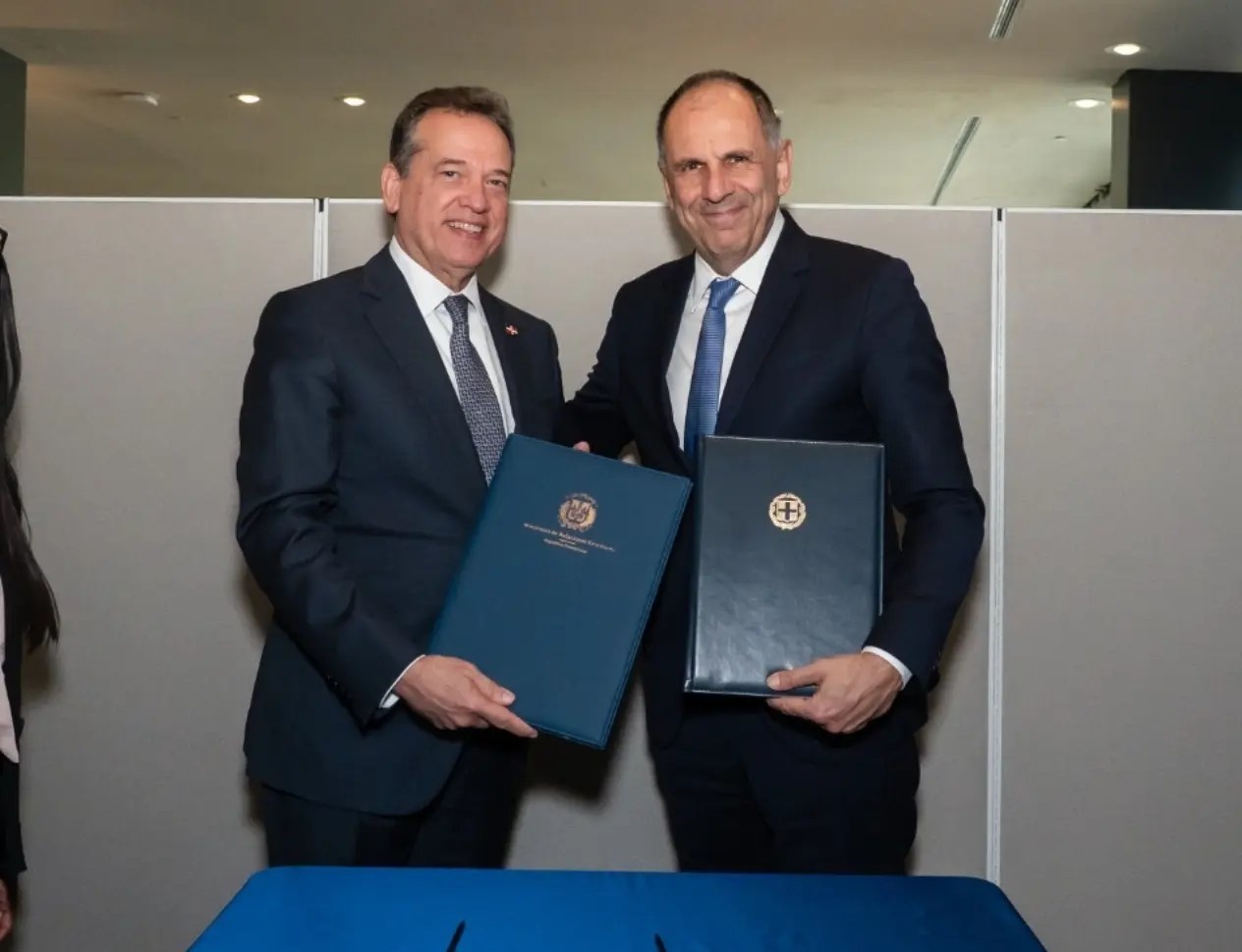 República Dominicana firma acuerdos con Grecia para fortalecer el comercio