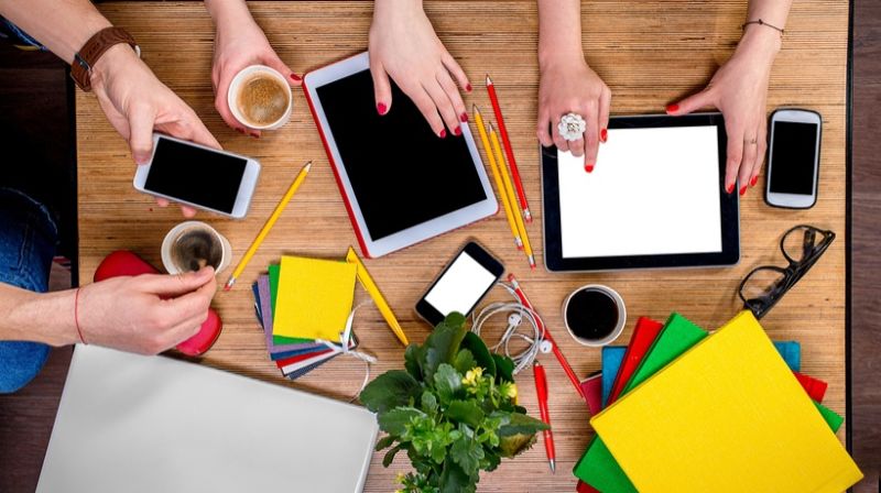 Courses Button Mobile Teaching Learning Support - Stunning 4K Sunset Illustrations | Free Download