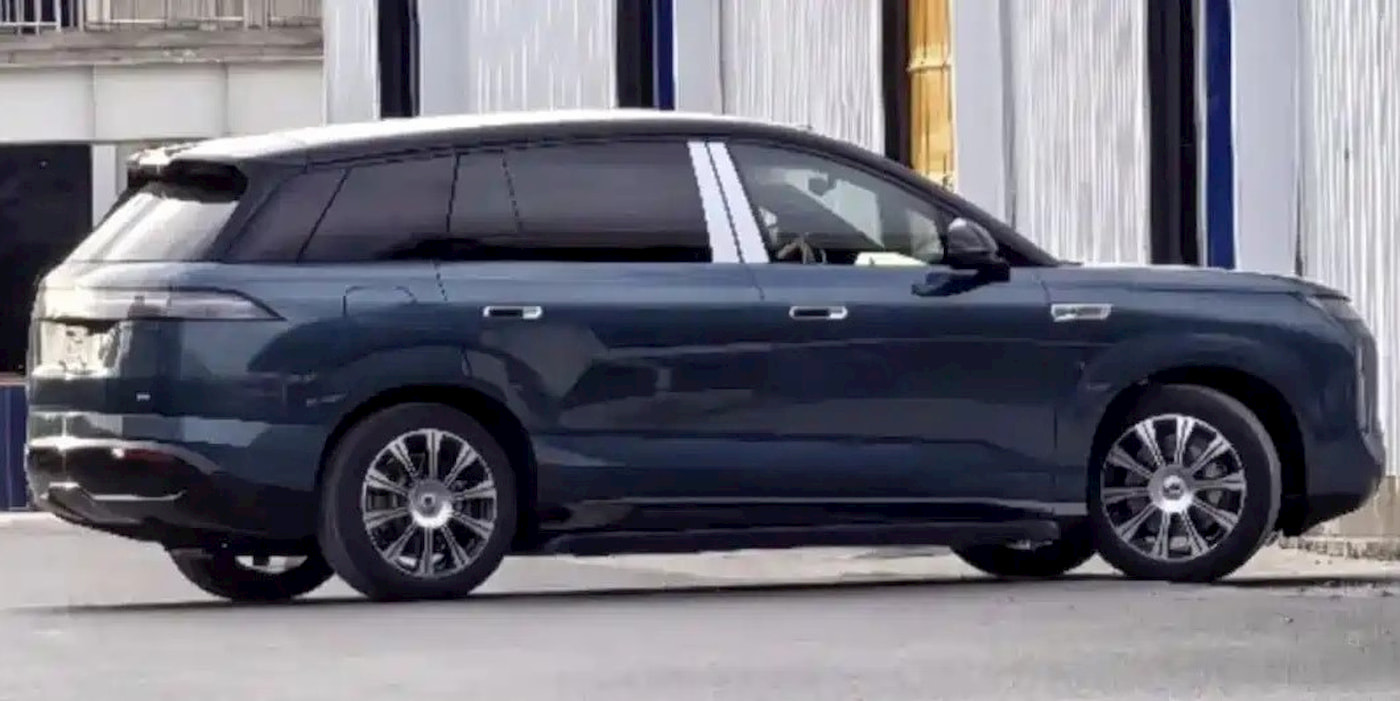BYD-Denza-N8-EV