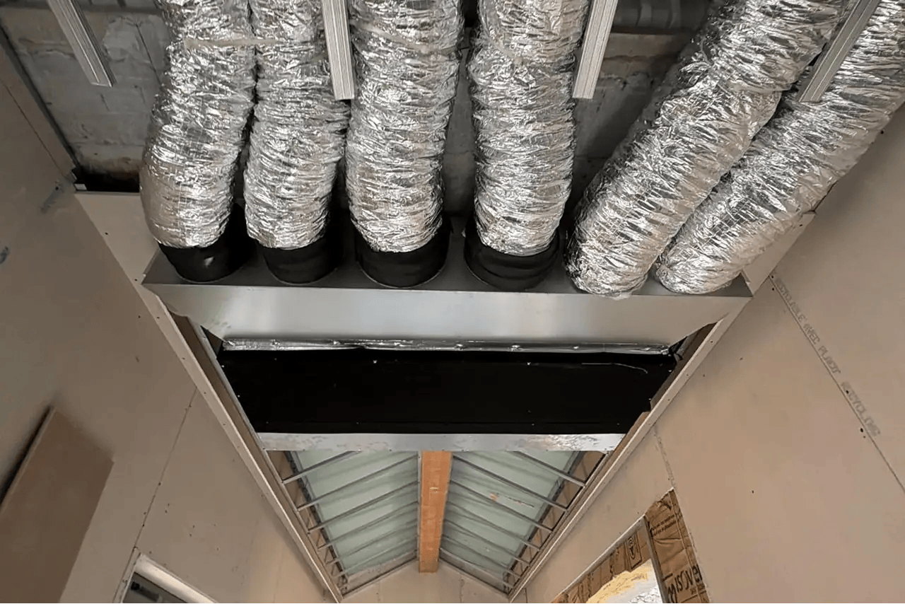 Gaines de climatisation gainable installées au plafond