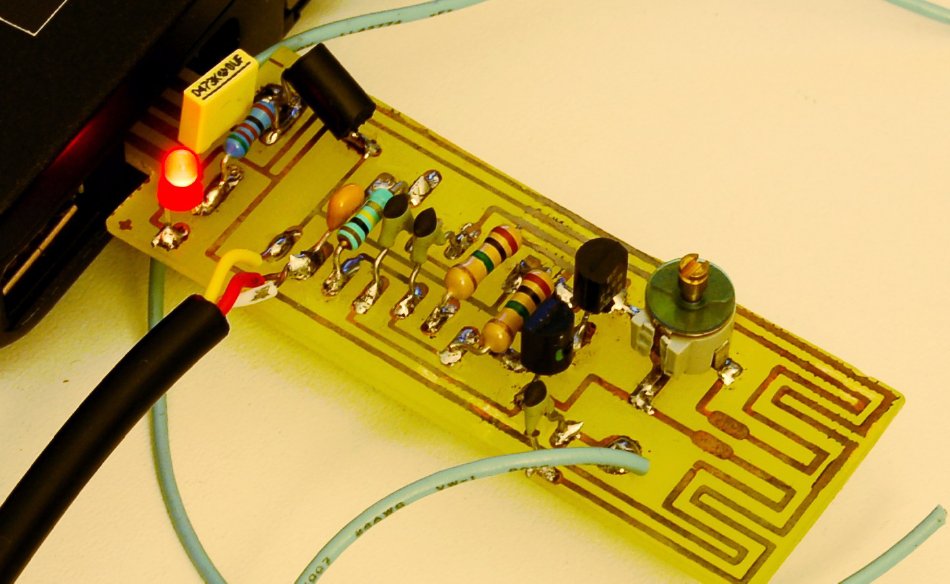 Change the way you listen to music and take calls with this multifunction fm transmitter. USB Mono FM Transmitter