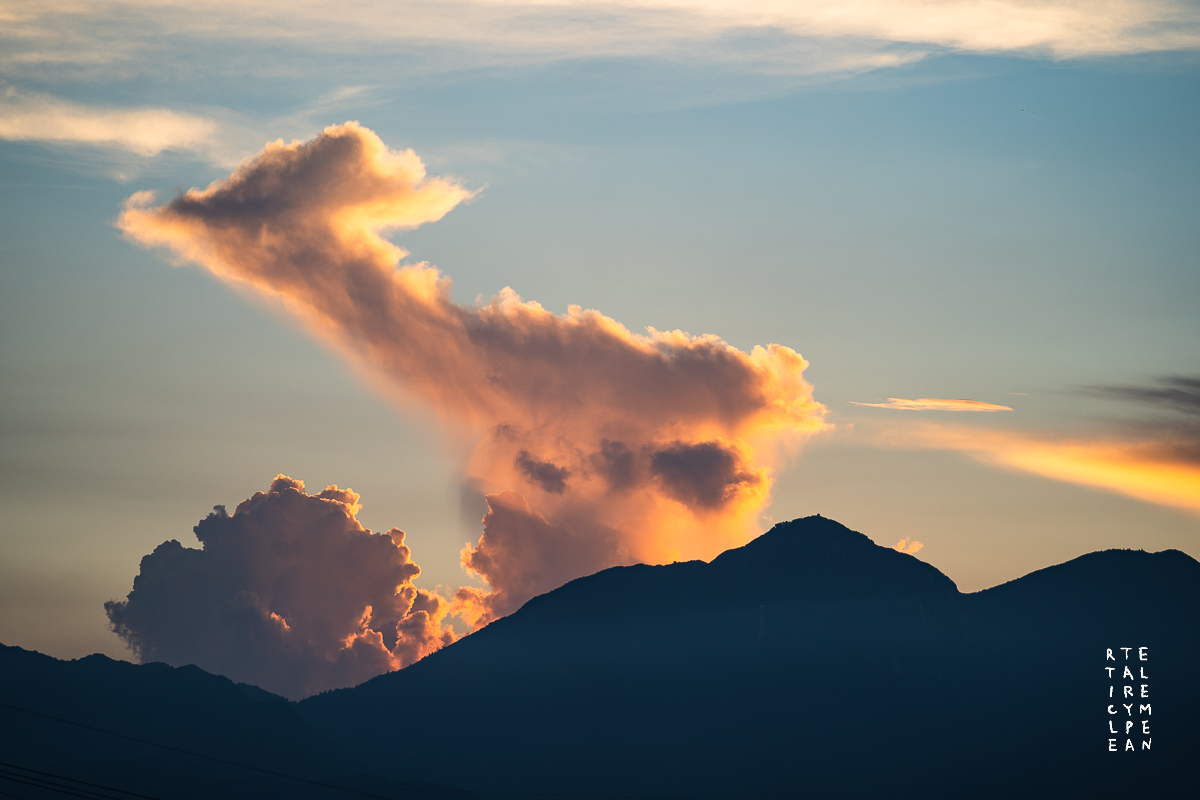 Sunset and Lightning | 夕焼けと稲光 4K Video Diary 2023.08