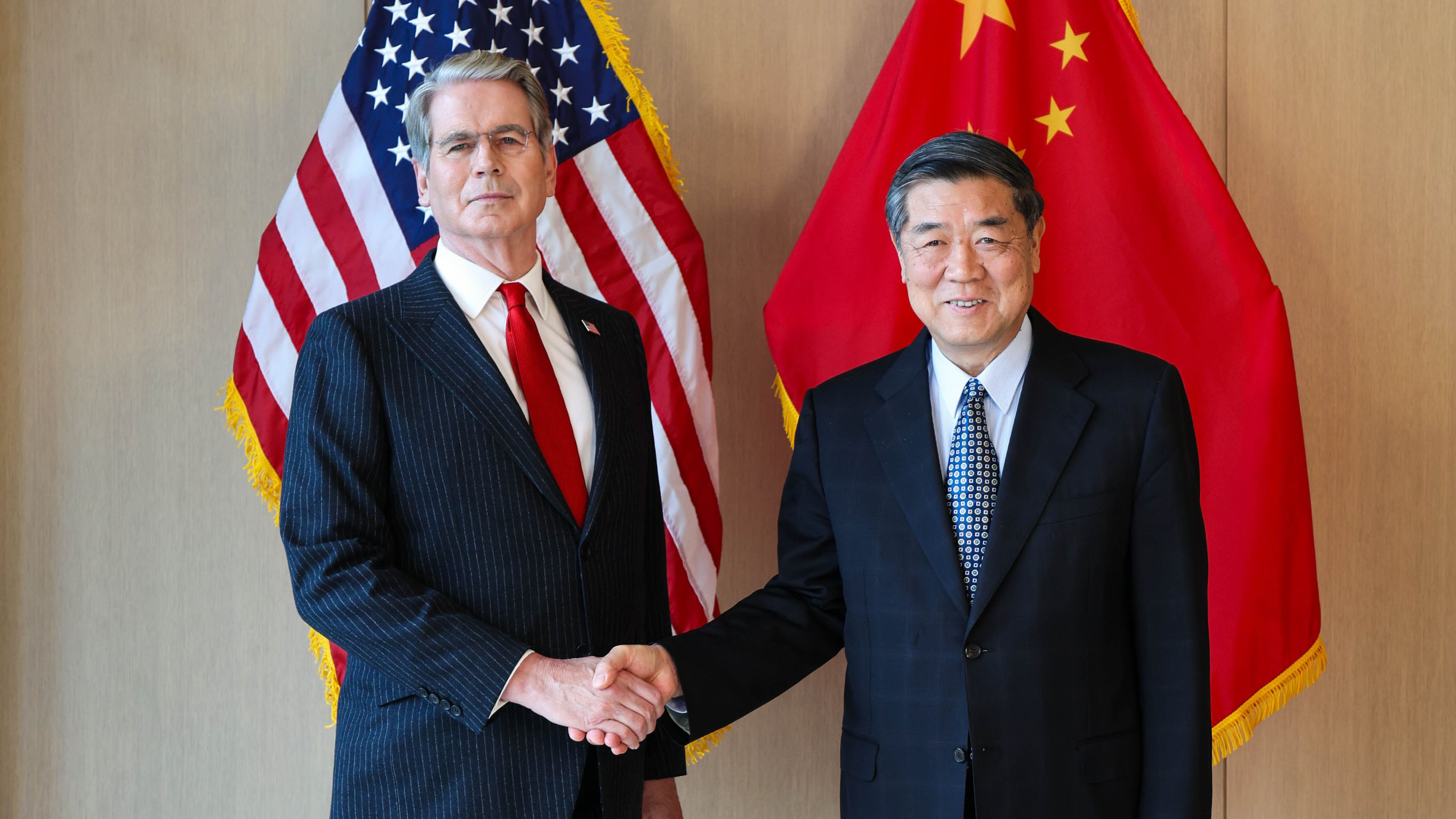US Scott Bensent with China's Vice Premier He Lifeng