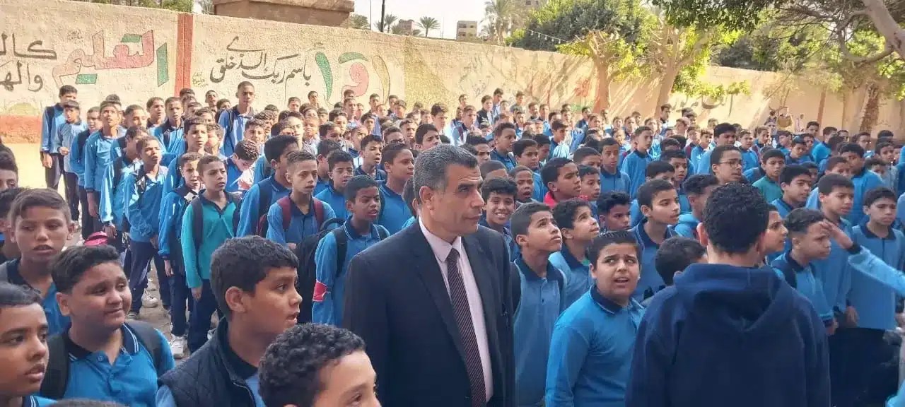 مدير تعليم الخانكة يشدد على الانضباط المدرسي