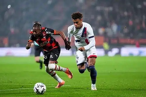 باريس سان جيرمان يتعادل مع لوريان