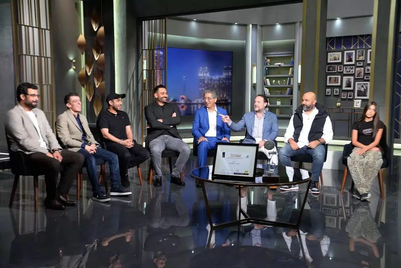 عمرو الليثي يلتقي صناع فيلم المنبر