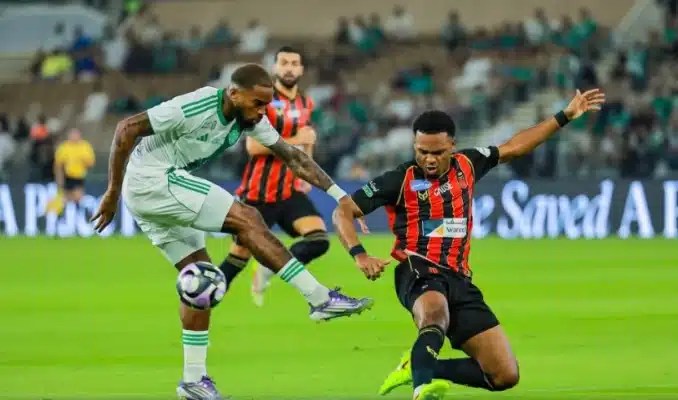 الأهلي يتعادل مع الرياض بنتيجة 1-1 في الدوري السعودي