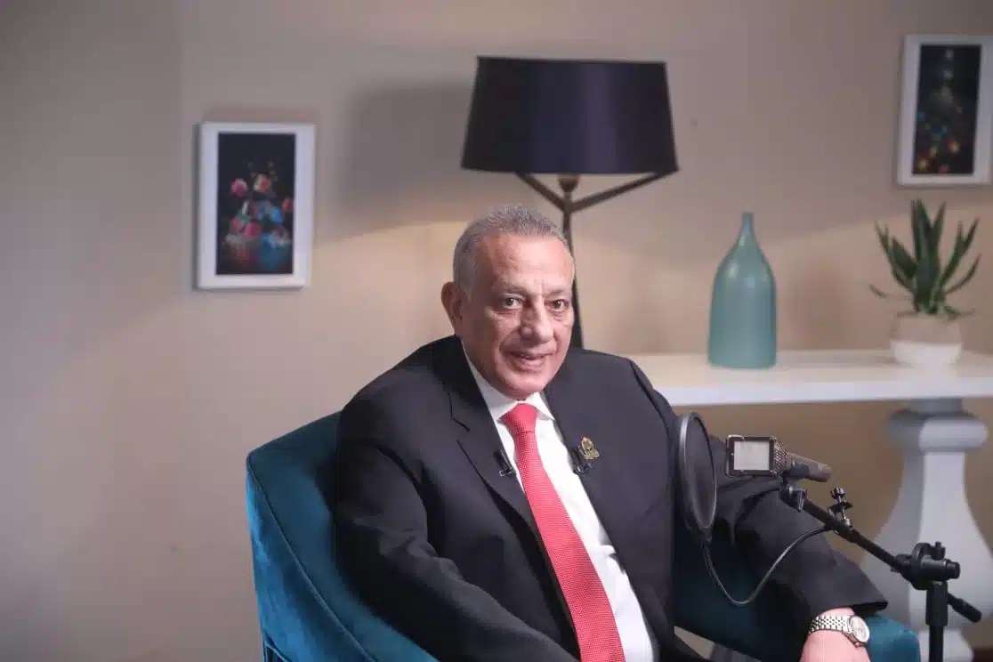 التعليم والصحة أولوية في برنامجه الانتخابي