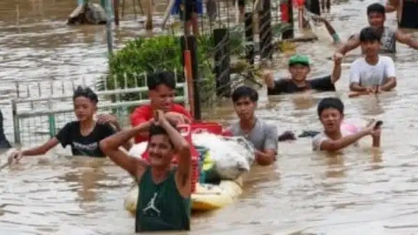 ارتفاع قتلى الإعصار فونج-وونج في الفلبين إلى 18