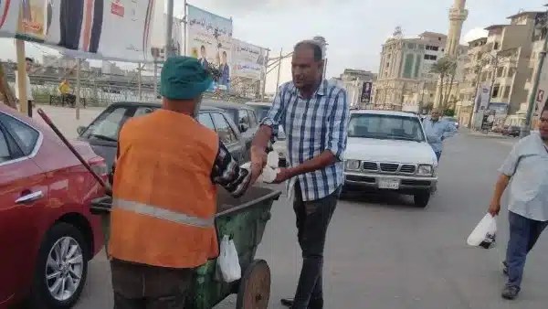 دعم عمال النظافة في دمياط وتيسير عملهم