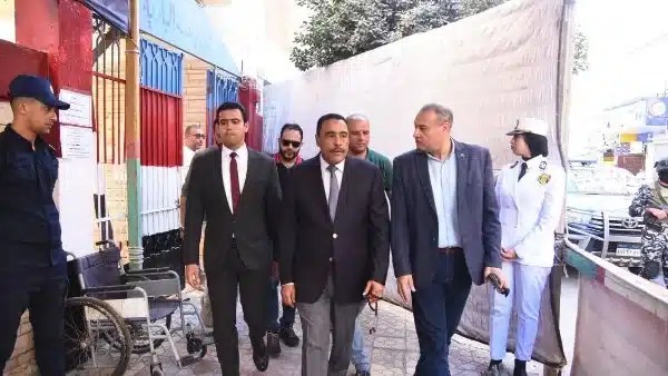 محافظة مطروح تتابع التصويت وتزيل المعوقات