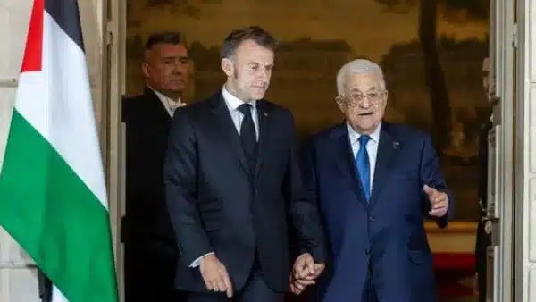 ماكرون يحذر من ضم الضفة الغربية