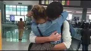 أهمية الحضن والفعالية الصحية في الحياة العاطفية