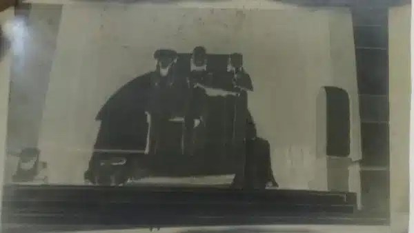 صورة تاريخية لثالوث الملك رمسيس الثاني