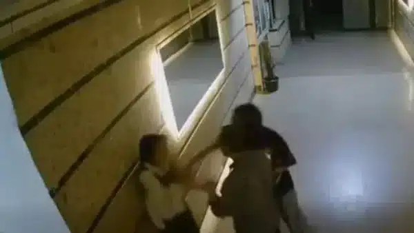 لحظات صادمة في جسر السويس