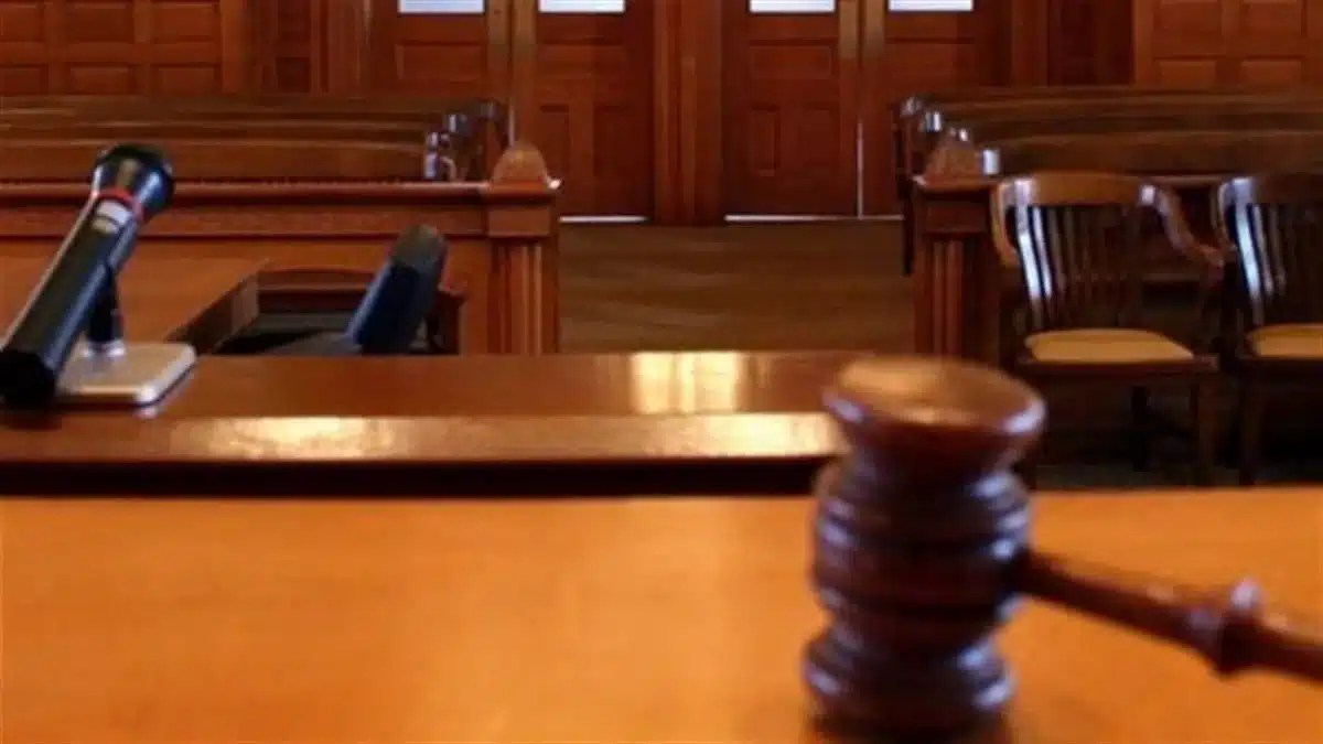 إعادة محاكمة متهم في أحداث الألف مسكن