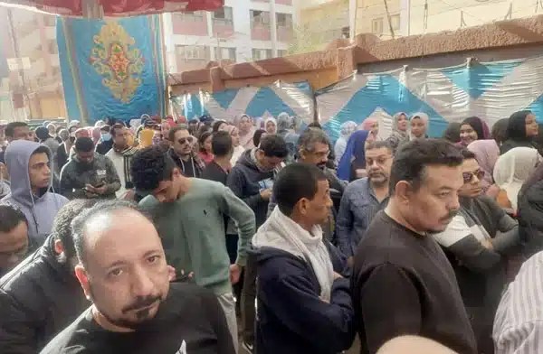 أهالي سوهاج يحشدون أمام اللجان الانتخابية