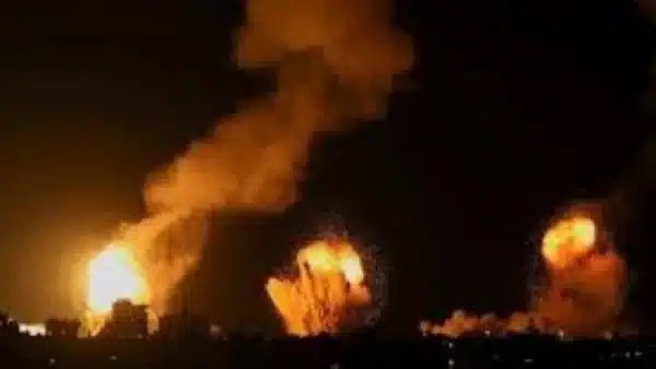 الاحتلال يزعم تدمير مستودع أسلحة لحزب الله في لبنان