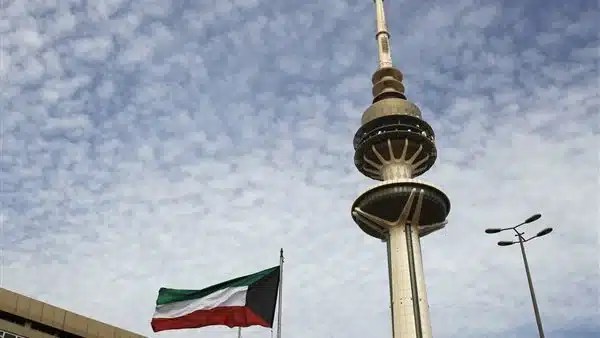 تحذيرات شديدة من الضباب والأمطار في الكويت