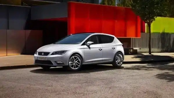 سيات ليون هاتشباك تُباع بمبلغ 800 ألف جنيه في مصر